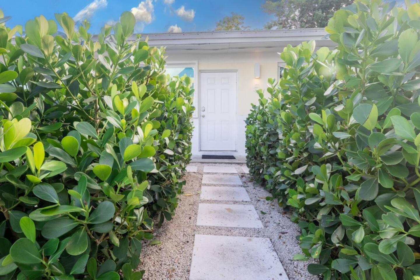 Stylish 2Bed Apartment El Portal Miami Exterior photo