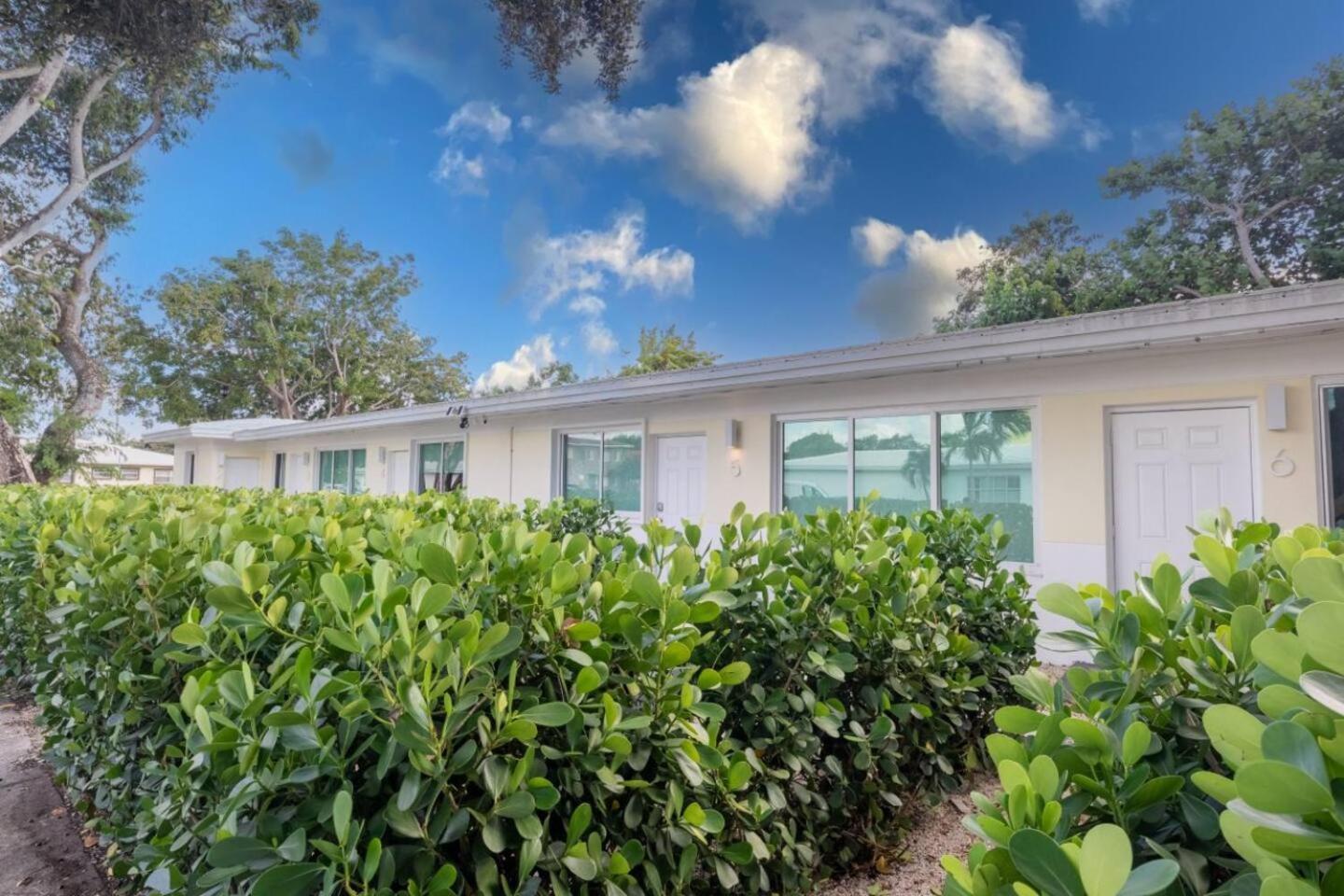Stylish 2Bed Apartment El Portal Miami Exterior photo